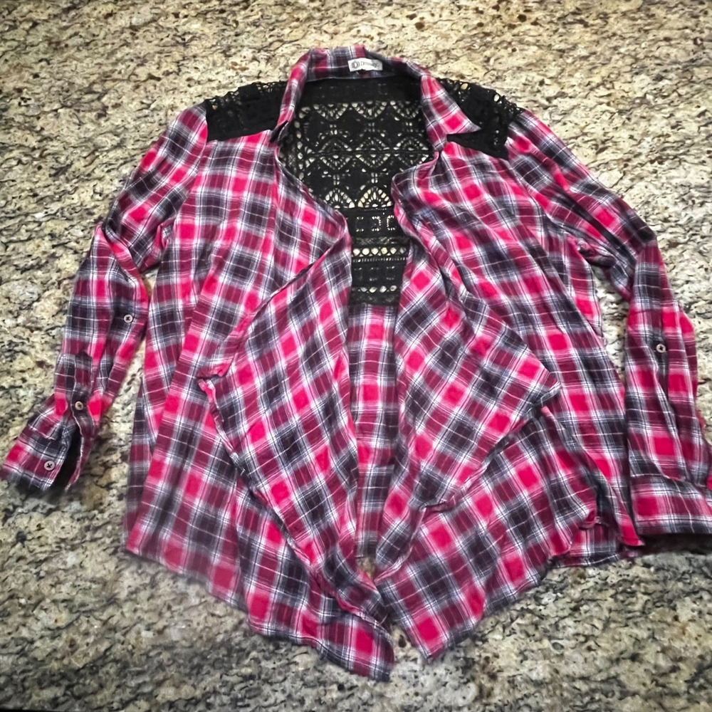 Democracy Womens Plaid Waterfall Open Front Shirt Red Black Crochet Lace Back L